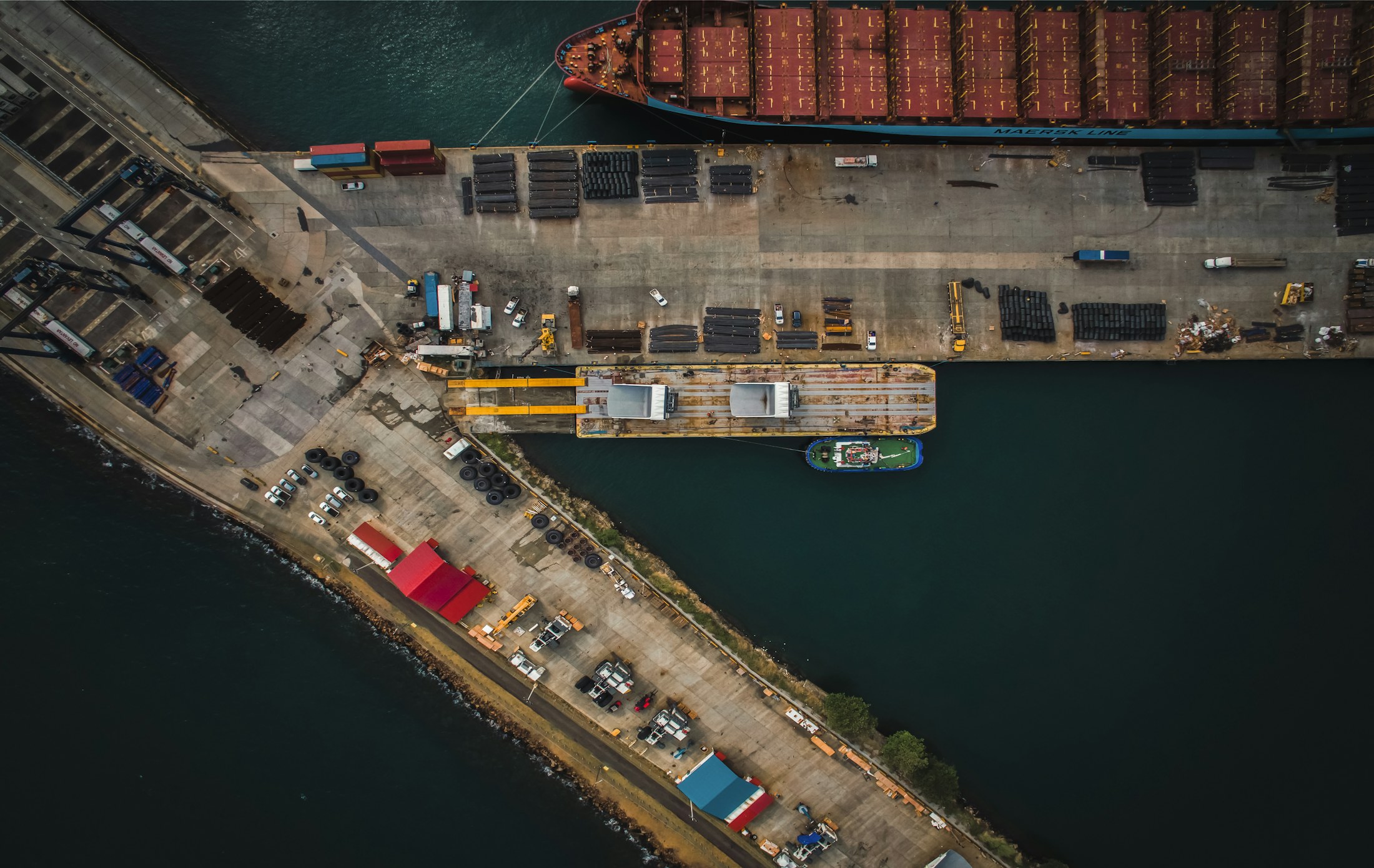 Aerial container port operations